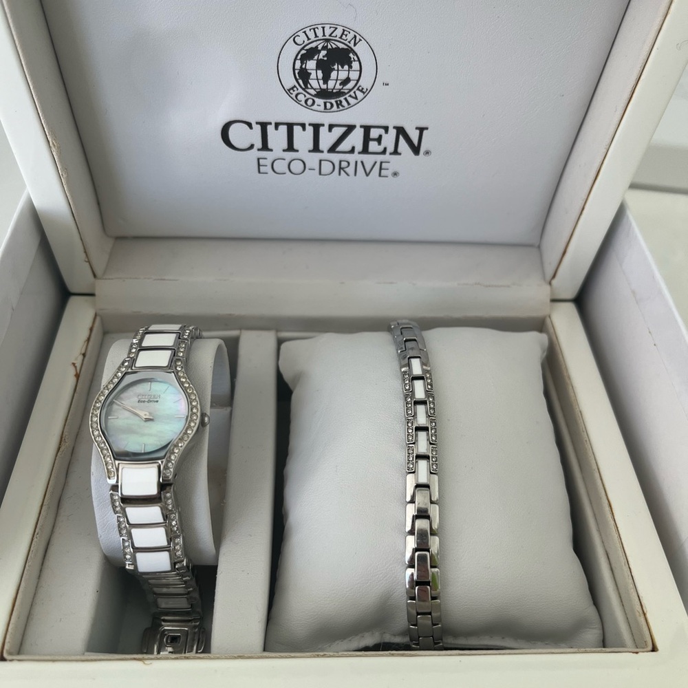 Citizen Eco-Drive Normandie White Resin Watch **NEW CAPACITOR NEEDED
